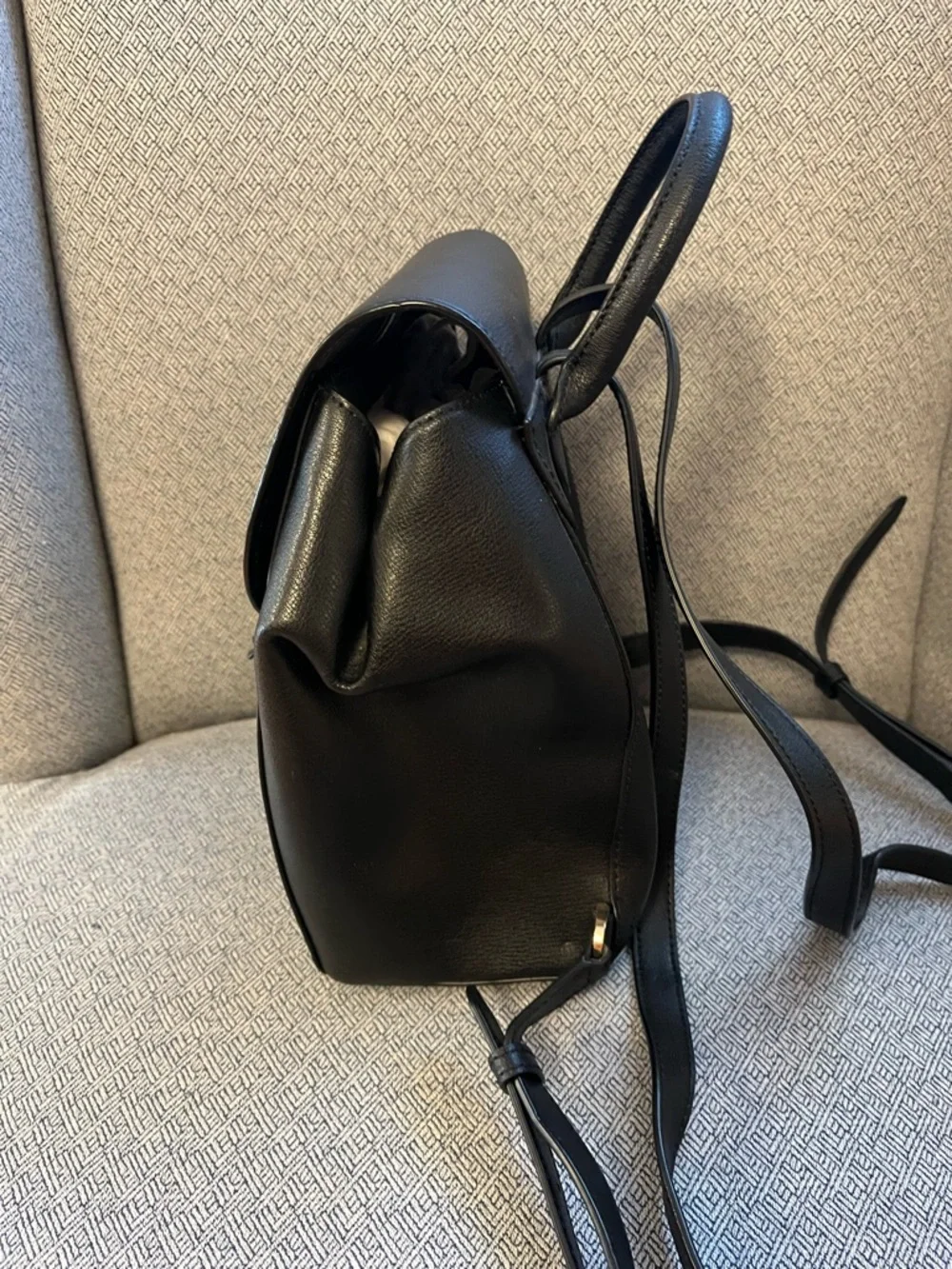 ♠️ Kate Spade Adel Black Leather Backpack - Picture 8 of 11